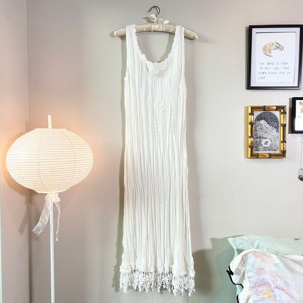Vintage 90s Alexander Brown gorgeous ivory crinkle slip dress